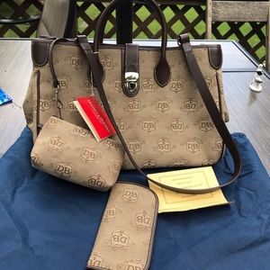 Dooney and Bourke large handbag with accessories